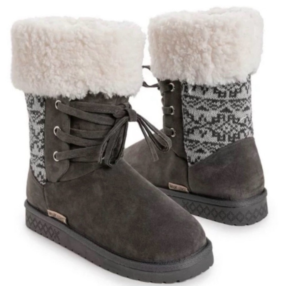 Muk Luks
Melba Faux Fur Cozy Gray Knit Boots
Size 10W
New in Box